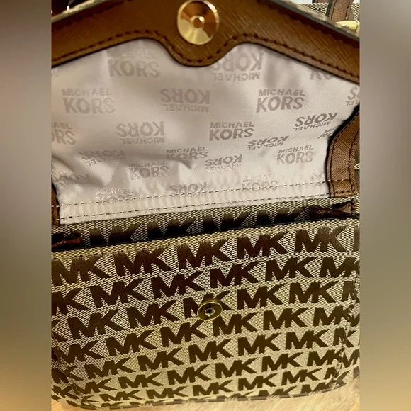 Michael Kors Jet Set MD PKT MF Tote - NWT - Picture 5 of 11